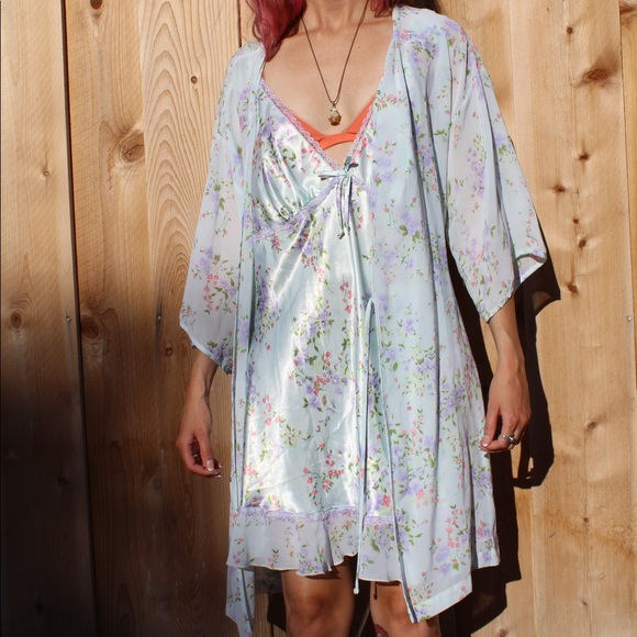 Vintage Floral 2 Piece Slip Dress π + Sheer Robe - Picture 9 of 16